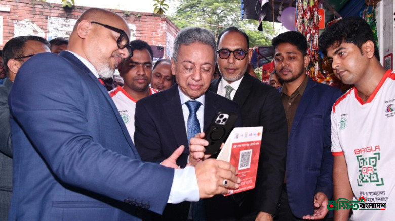 রিকশাচালক ও ক্ষুদ্র ব্যবসায়ীদের জন্য বিনা খরচে কিউআর কোডে লে